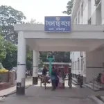 মাদক সংক্রান্ত বিরোধে পাল্টাপাল্টি হামলা, পুলিশের গাড়ি ভাঙচুর