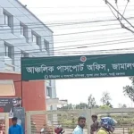 নতুন ভবনে নেই টয়লেট-পানি, অন্য স্কুলে ক্লাস শিক্ষার্থীদের